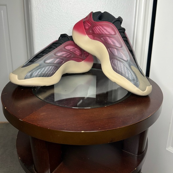 Adidas Yeezy 700 V3 “Faded Carbon” colorway